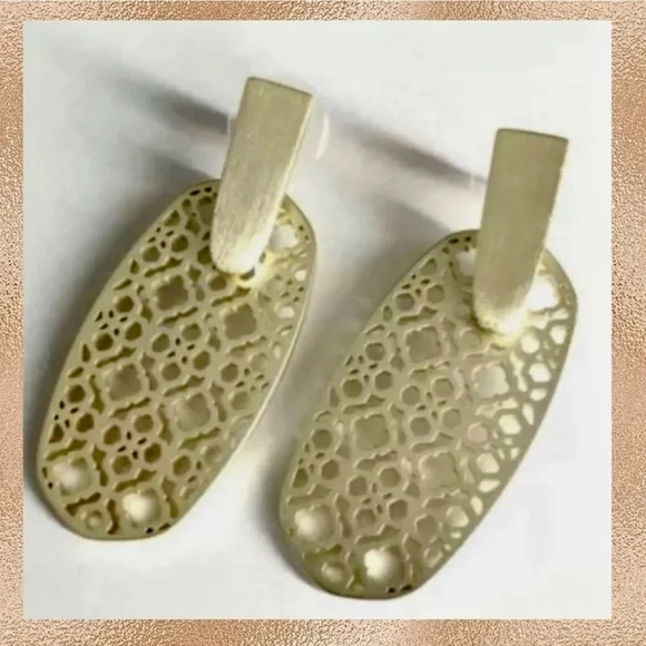 KENDRA SCOTT🆑Special Deals Designer Merchandise-Lowest Price-No Offers-PriceFirm - Picture 1 of 3